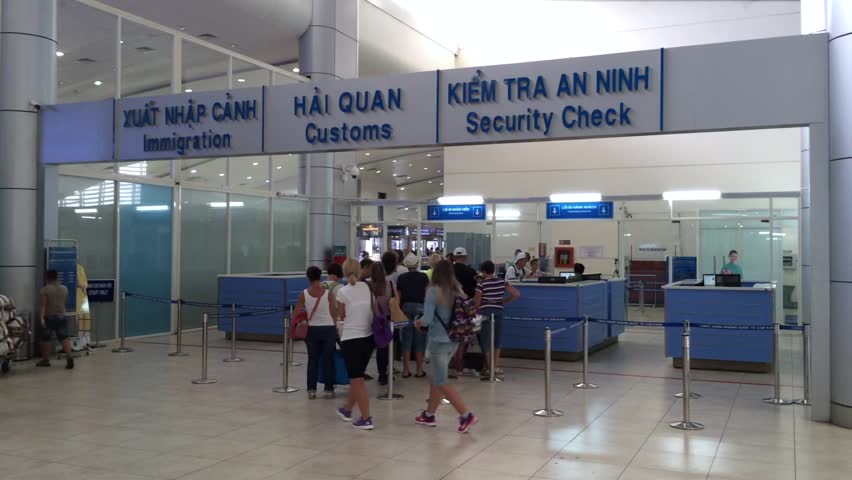 金蘭國際機場（芽莊市），到埗後你會看到簽發簽證的入境辦事處